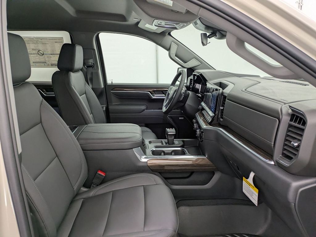 Thumbnail: 2026 Chevrolet Silverado 1500 - 12
