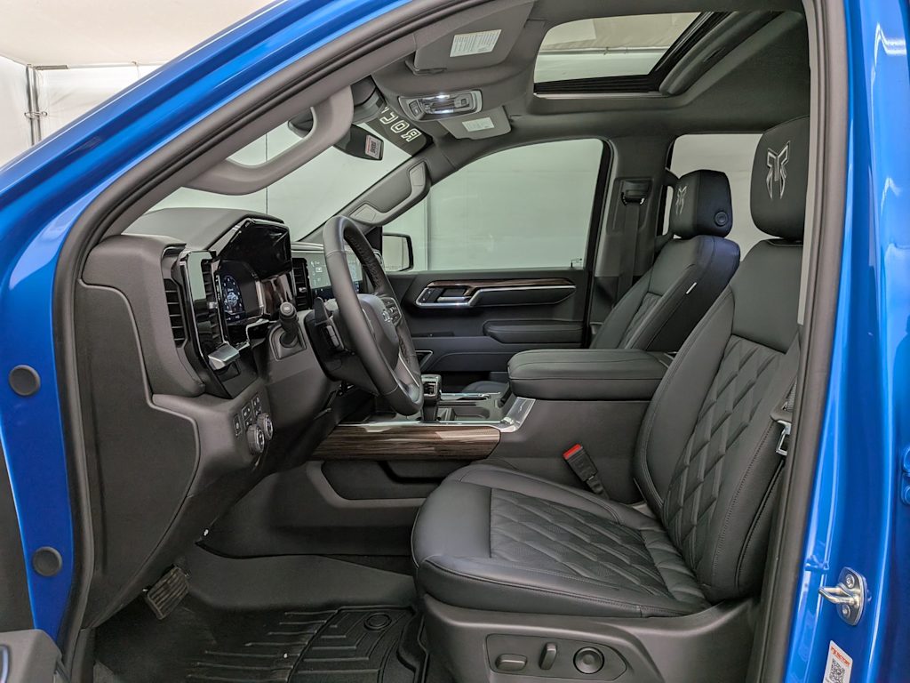 Thumbnail: 2025 Chevrolet Silverado 1500 - 11