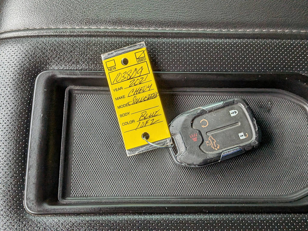 Thumbnail: 2021 Chevrolet Silverado 1500 - 18