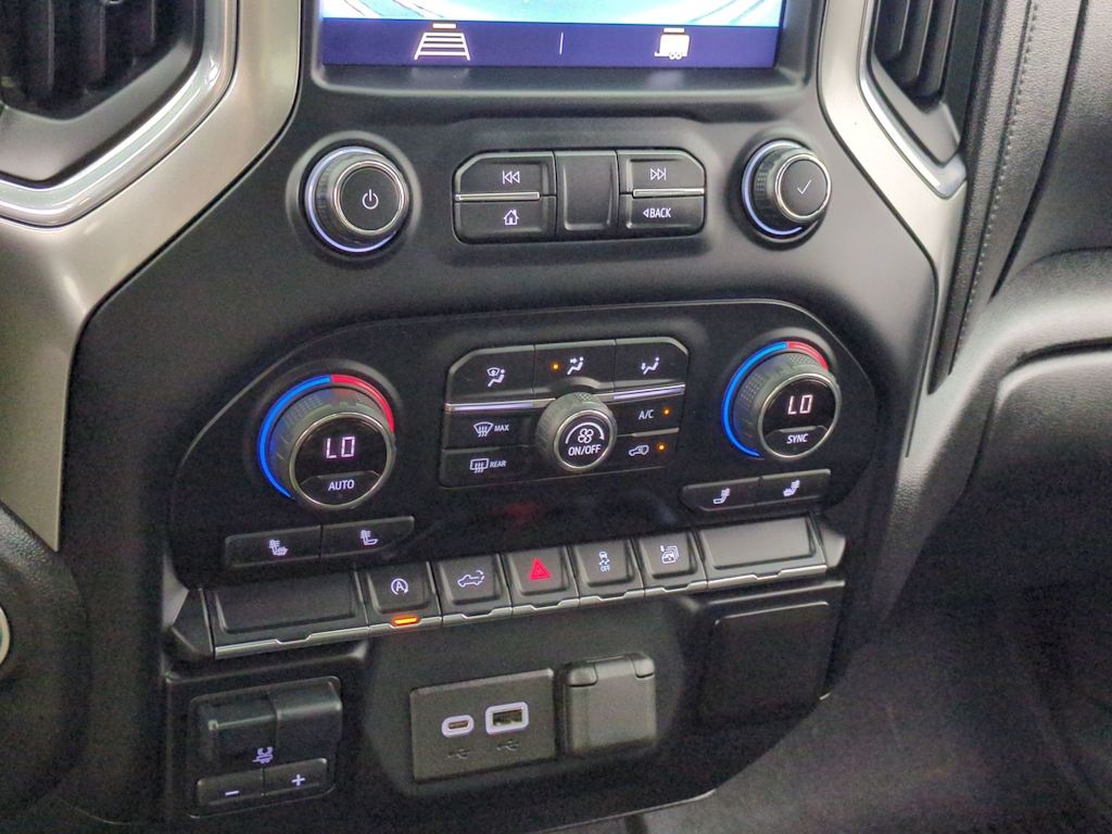 Thumbnail: 2020 Chevrolet Silverado 1500 - 32