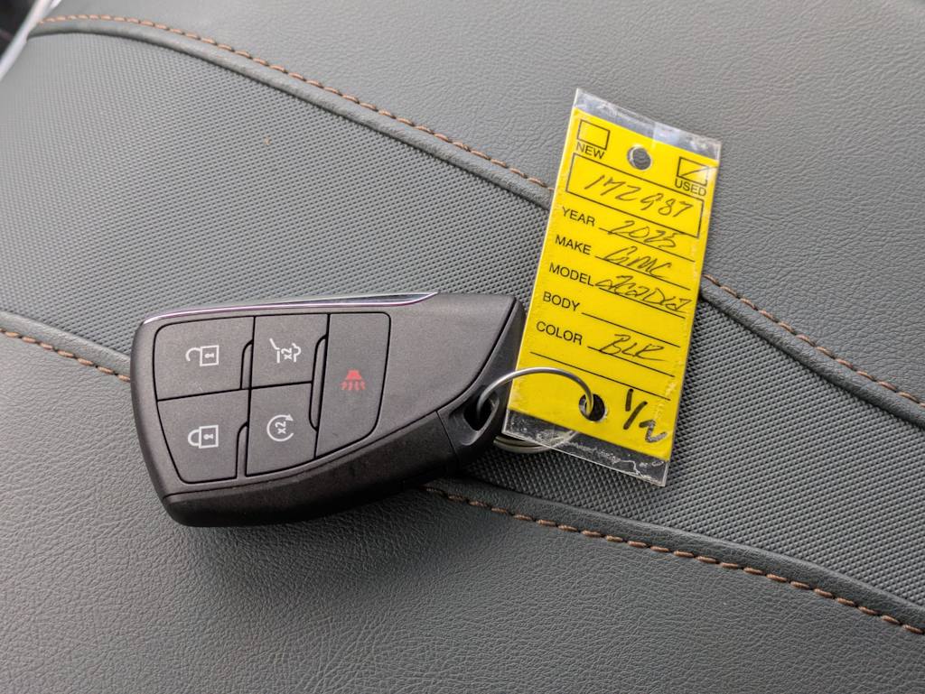 Thumbnail: 2025 GMC Acadia - 18