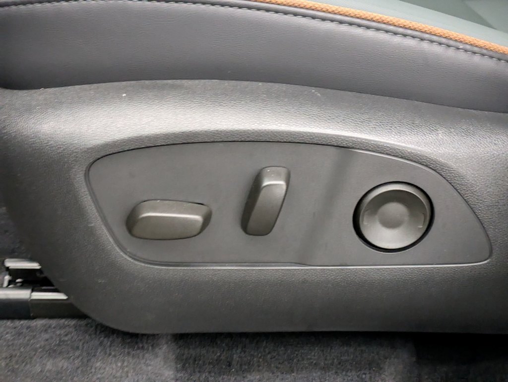 Thumbnail: 2025 GMC Acadia - 24