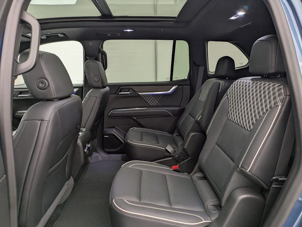Thumbnail: 2025 GMC Acadia - 27