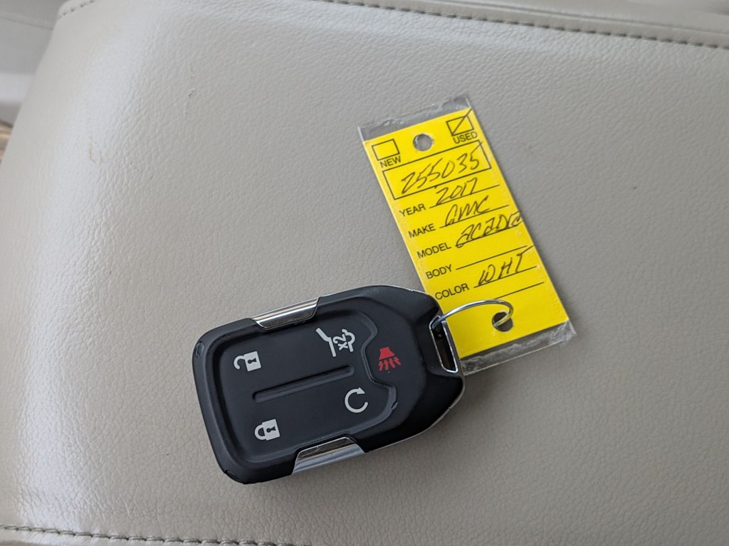 Thumbnail: 2017 GMC Acadia - 19