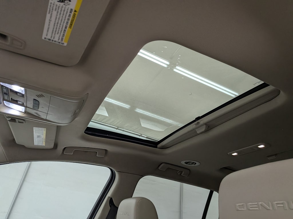 Thumbnail: 2017 GMC Acadia - 28