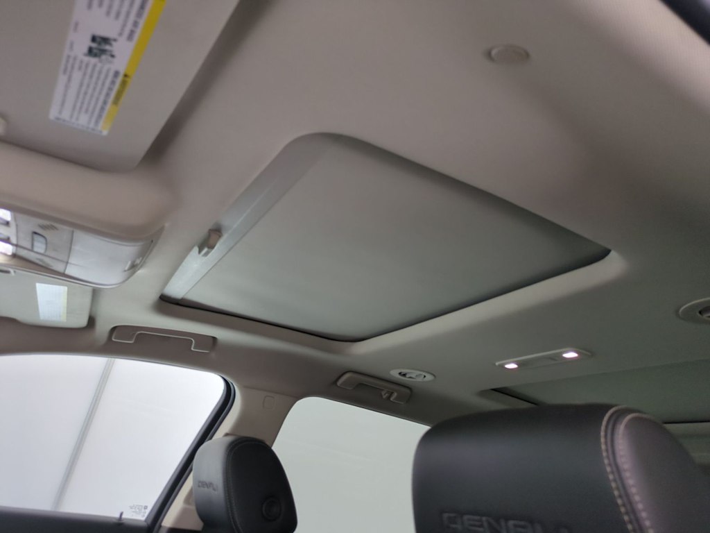 Thumbnail: 2022 GMC Acadia - 26