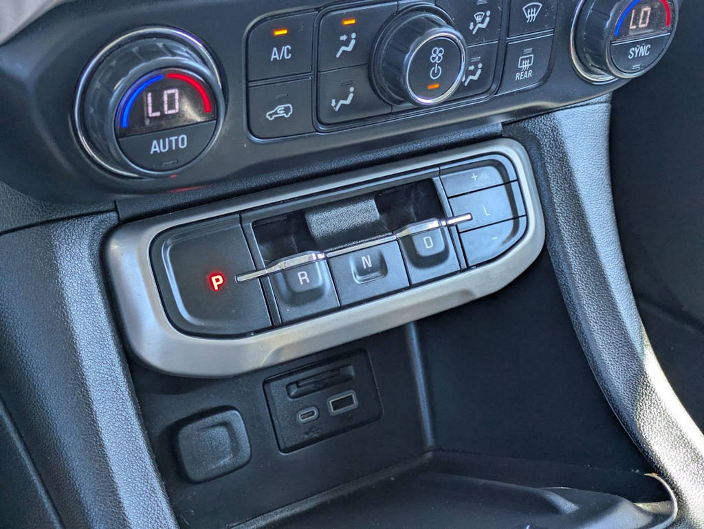 Thumbnail: 2021 GMC Acadia - 36