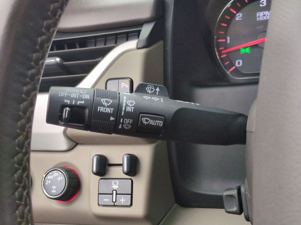 Thumbnail: 2015 GMC Yukon - 30