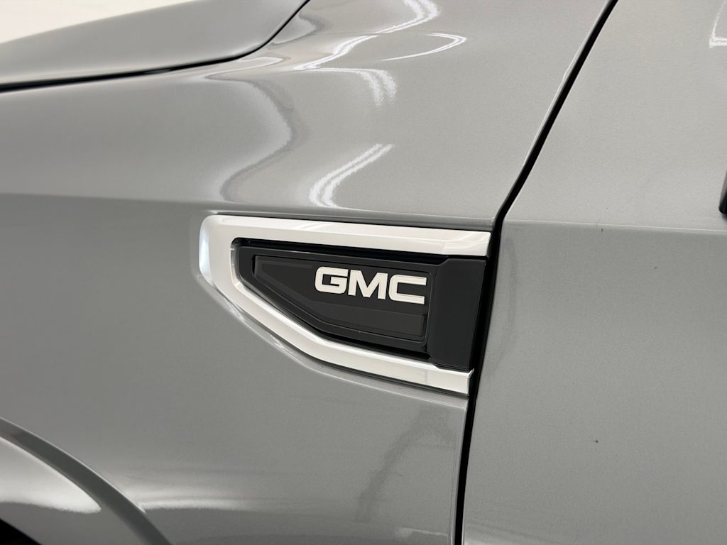 Thumbnail: 2023 GMC Yukon - 25