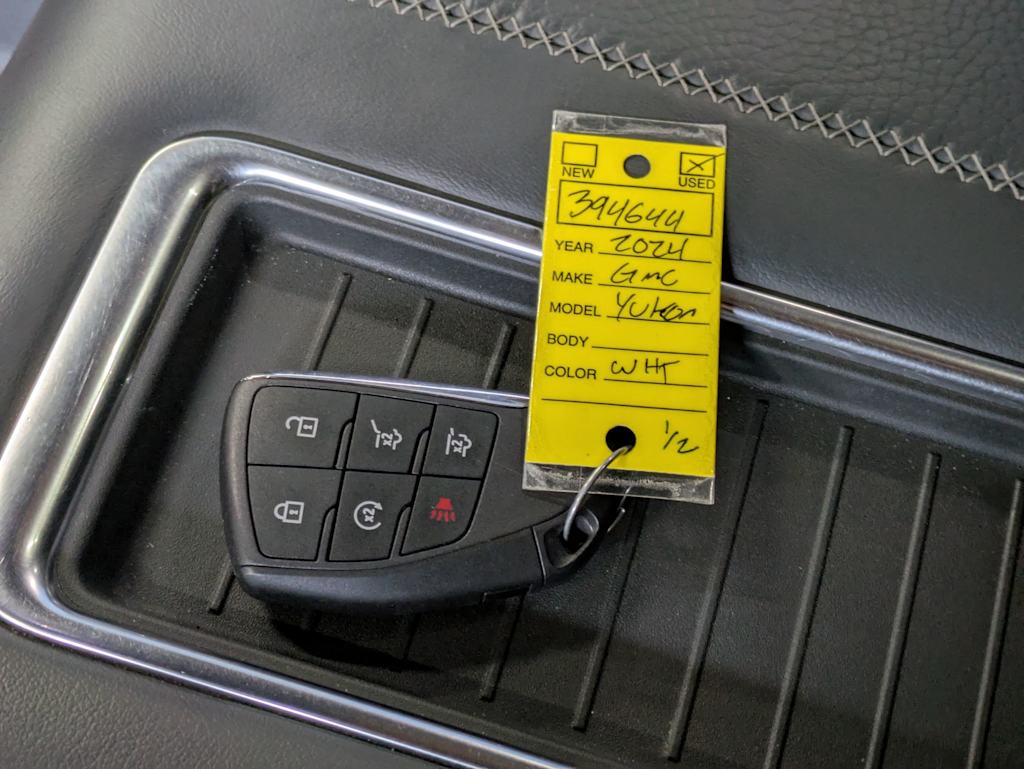 Thumbnail: 2024 GMC Yukon - 18