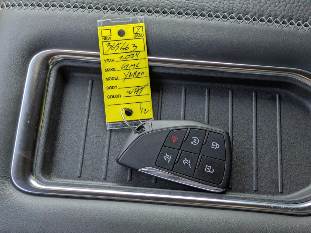 Thumbnail: 2024 GMC Yukon - 18