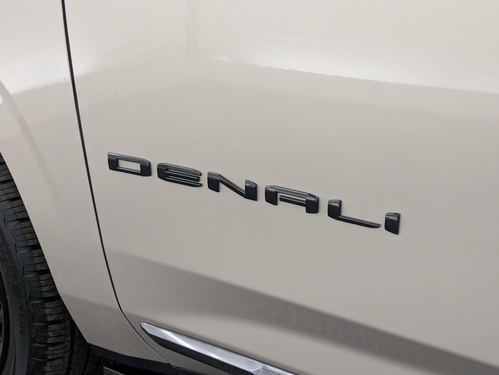 Thumbnail: 2023 GMC Yukon - 7