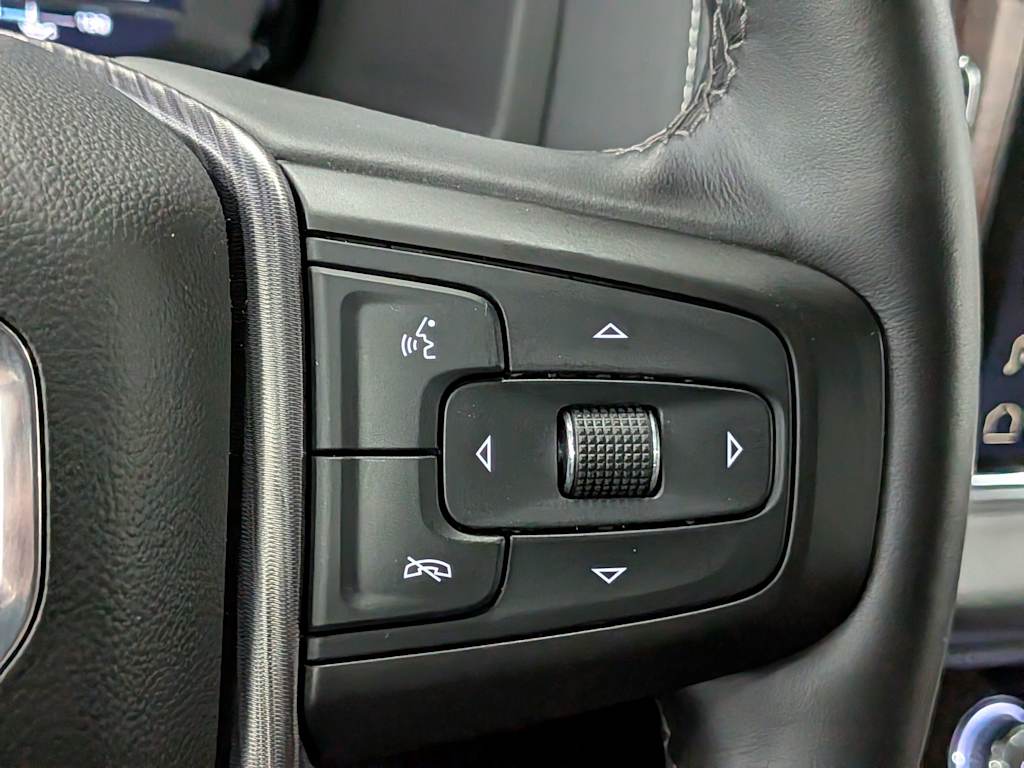 Thumbnail: 2023 GMC Yukon - 33