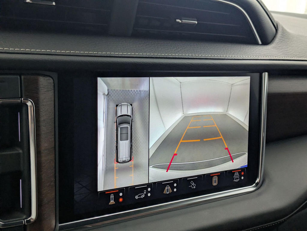 Thumbnail: 2023 GMC Yukon - 32