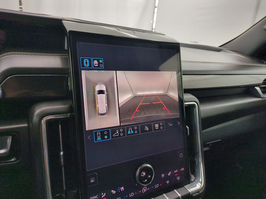 Thumbnail: 2025 GMC Yukon XL - 32