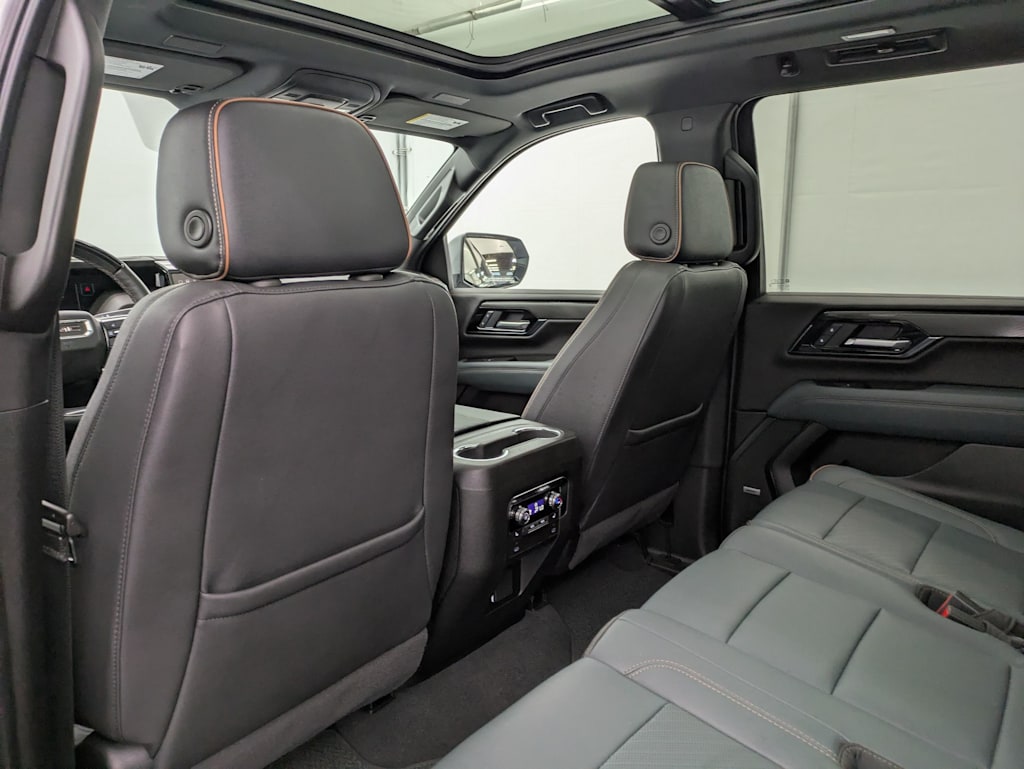 Thumbnail: 2025 GMC Yukon XL - 13