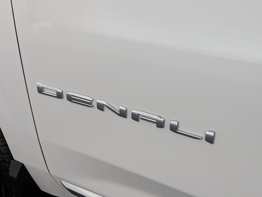 Thumbnail: 2023 GMC Yukon XL - 7