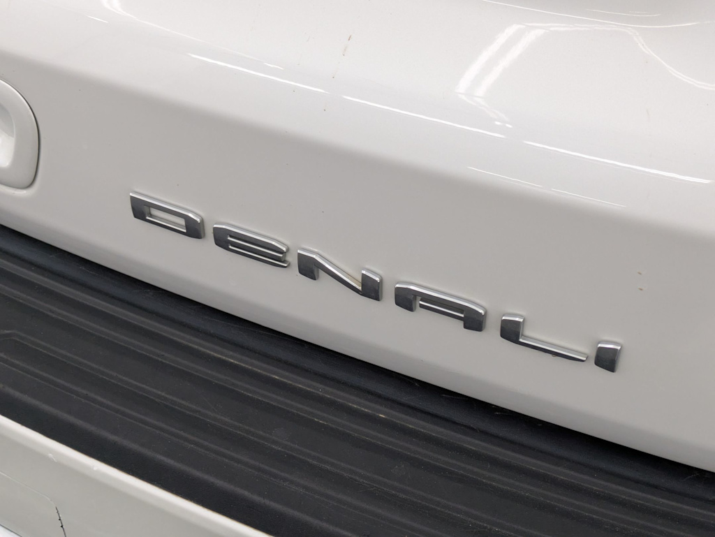 Thumbnail: 2023 GMC Yukon XL - 24