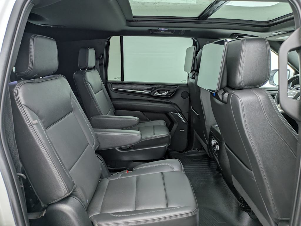 Thumbnail: 2023 GMC Yukon XL - 32