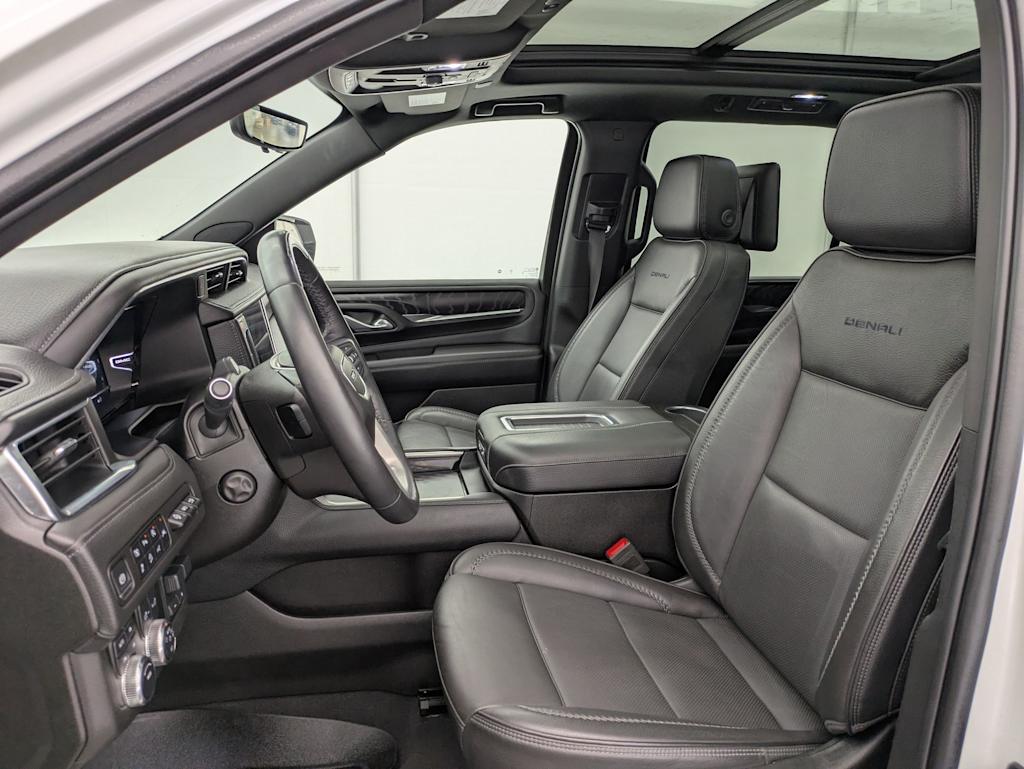 Thumbnail: 2023 GMC Yukon XL - 11
