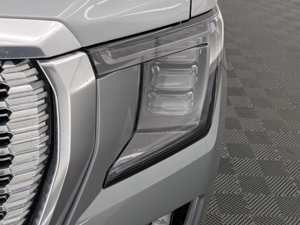 Thumbnail: 2024 GMC Yukon XL - 24