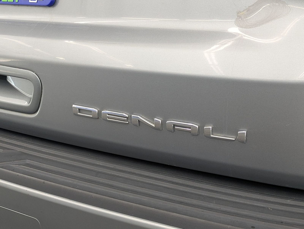 Thumbnail: 2023 GMC Yukon XL - 25