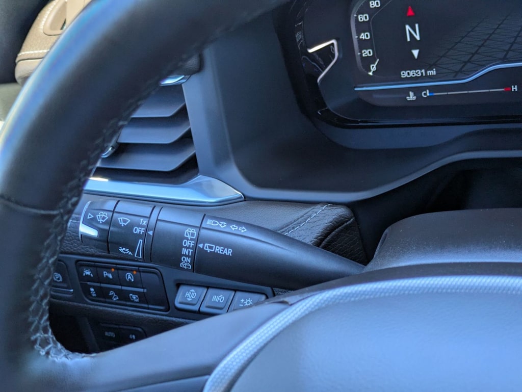 Thumbnail: 2023 GMC Yukon XL - 33