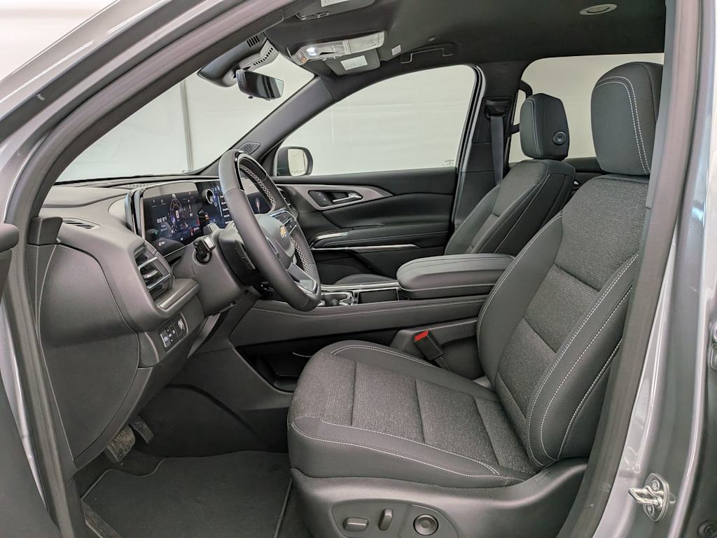 Thumbnail: 2026 Chevrolet Traverse - 11