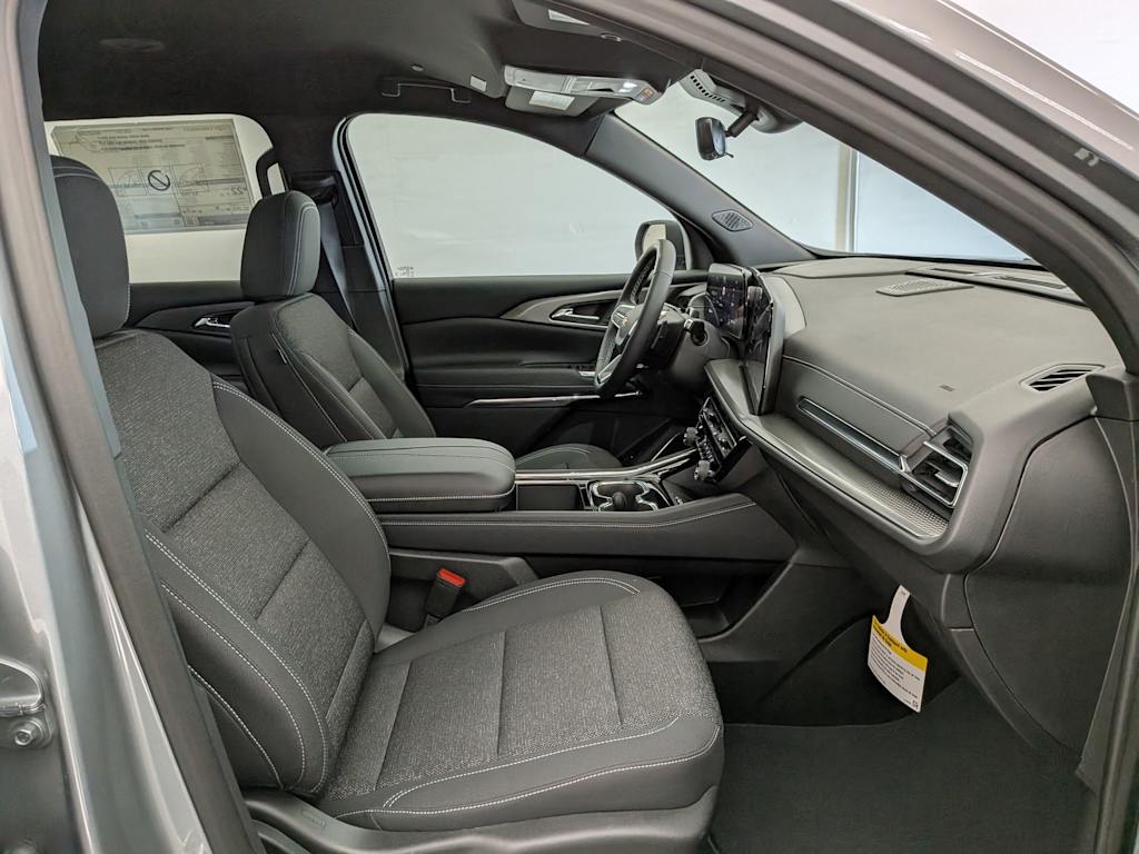 Thumbnail: 2026 Chevrolet Traverse - 12