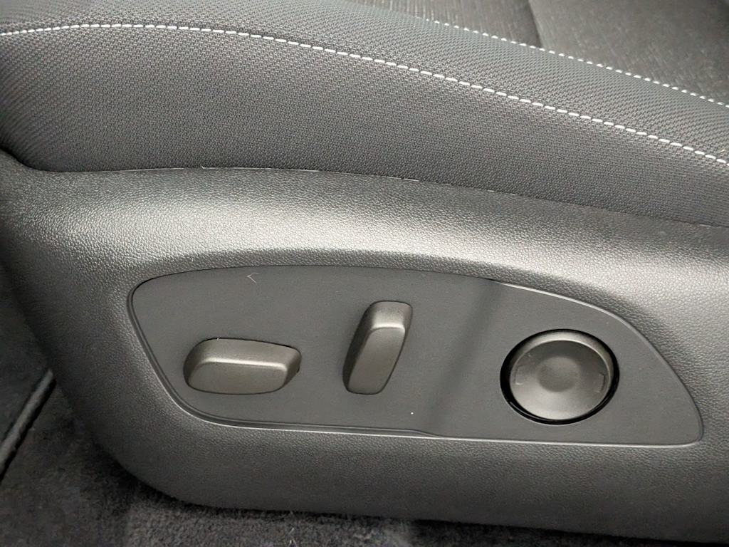 Thumbnail: 2026 Chevrolet Traverse - 25