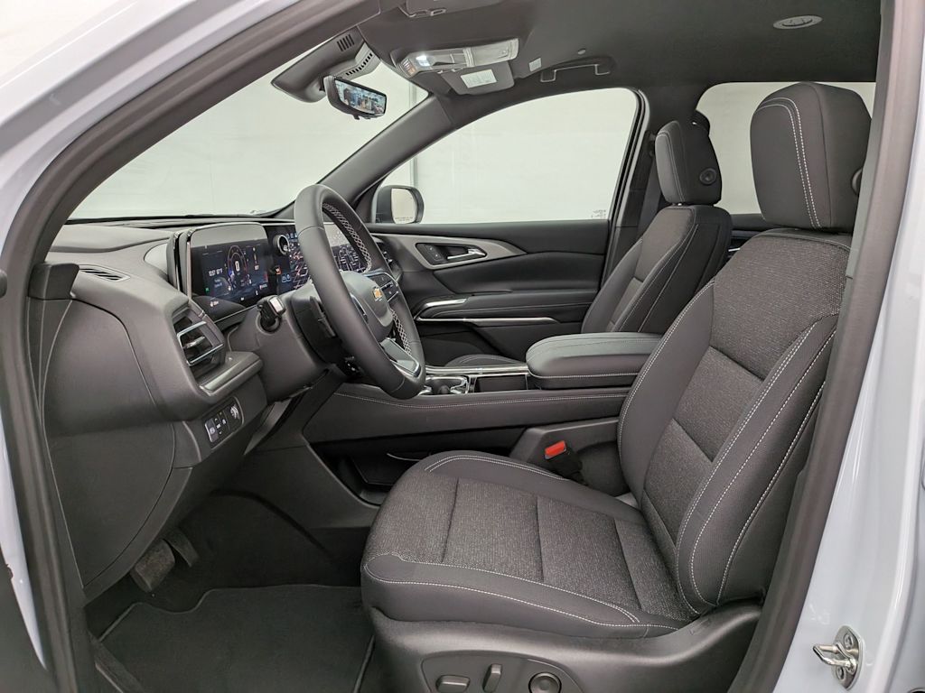 Thumbnail: 2026 Chevrolet Traverse - 11