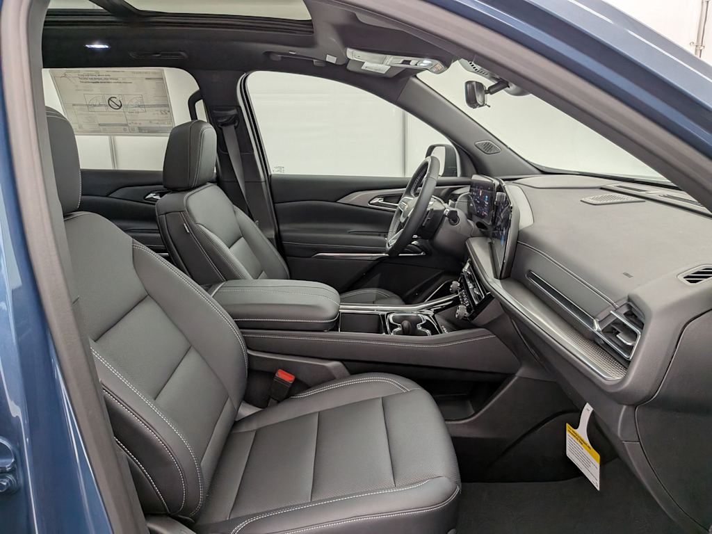 Thumbnail: 2026 Chevrolet Traverse - 12