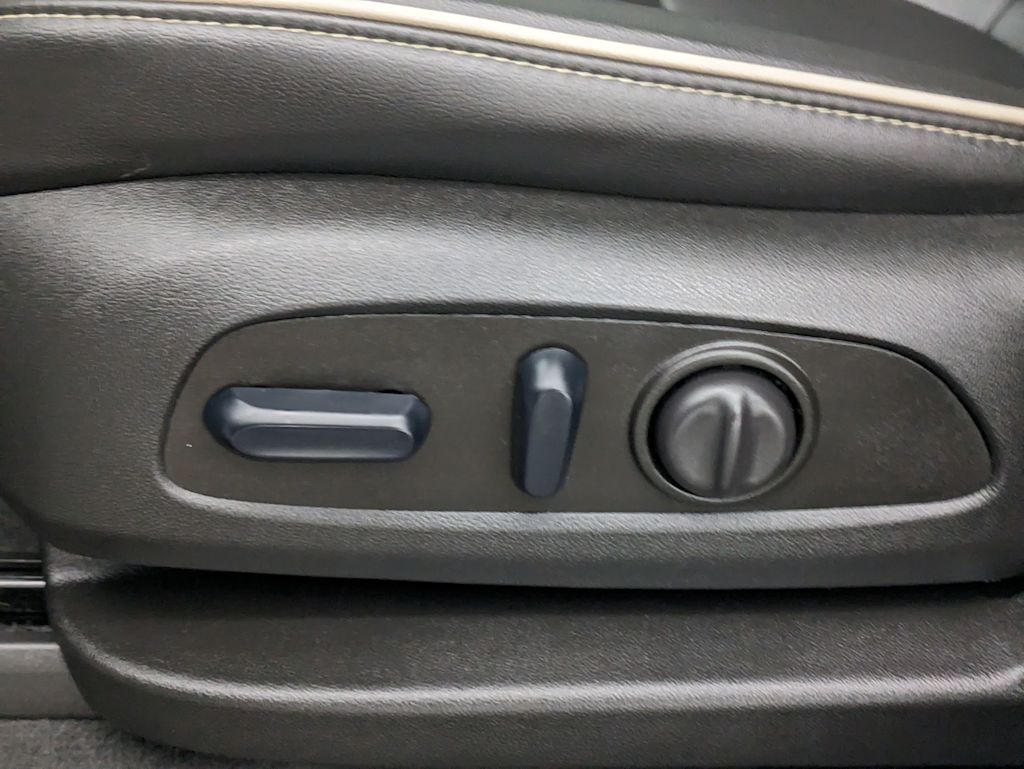 Thumbnail: 2024 Chevrolet Traverse - 28