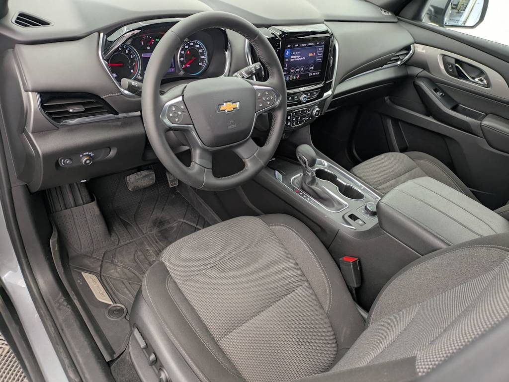 Thumbnail: 2023 Chevrolet Traverse - 2
