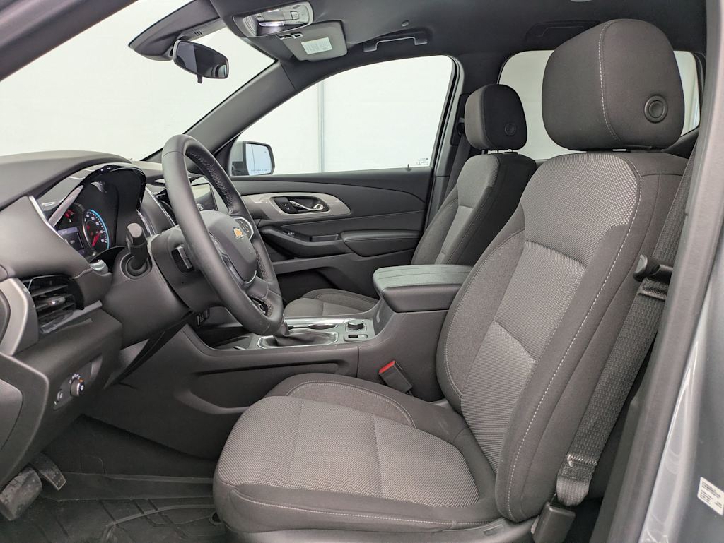Thumbnail: 2023 Chevrolet Traverse - 11