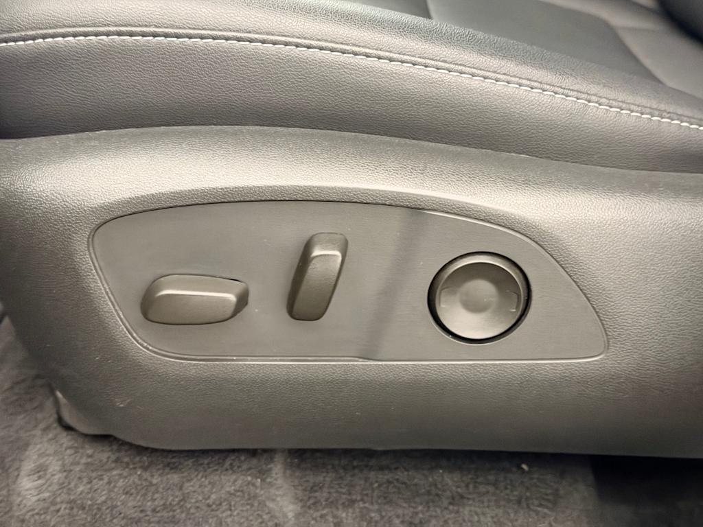 Thumbnail: 2025 Chevrolet Traverse - 25