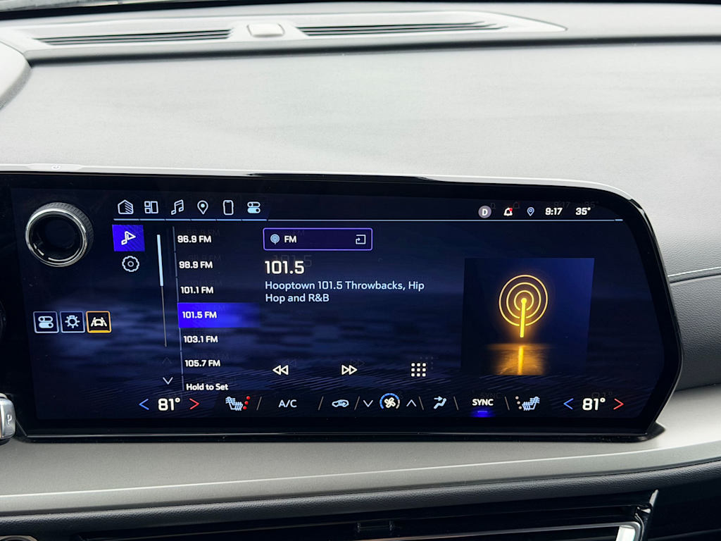 Thumbnail: 2025 Chevrolet Traverse - 15