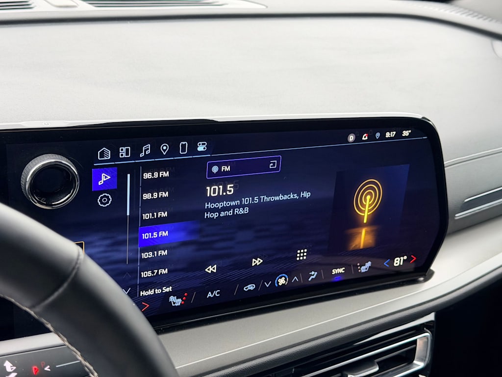 Thumbnail: 2025 Chevrolet Traverse - 32