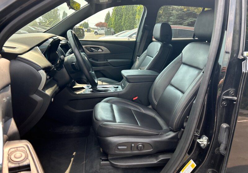 Thumbnail: 2023 Chevrolet Traverse - 4