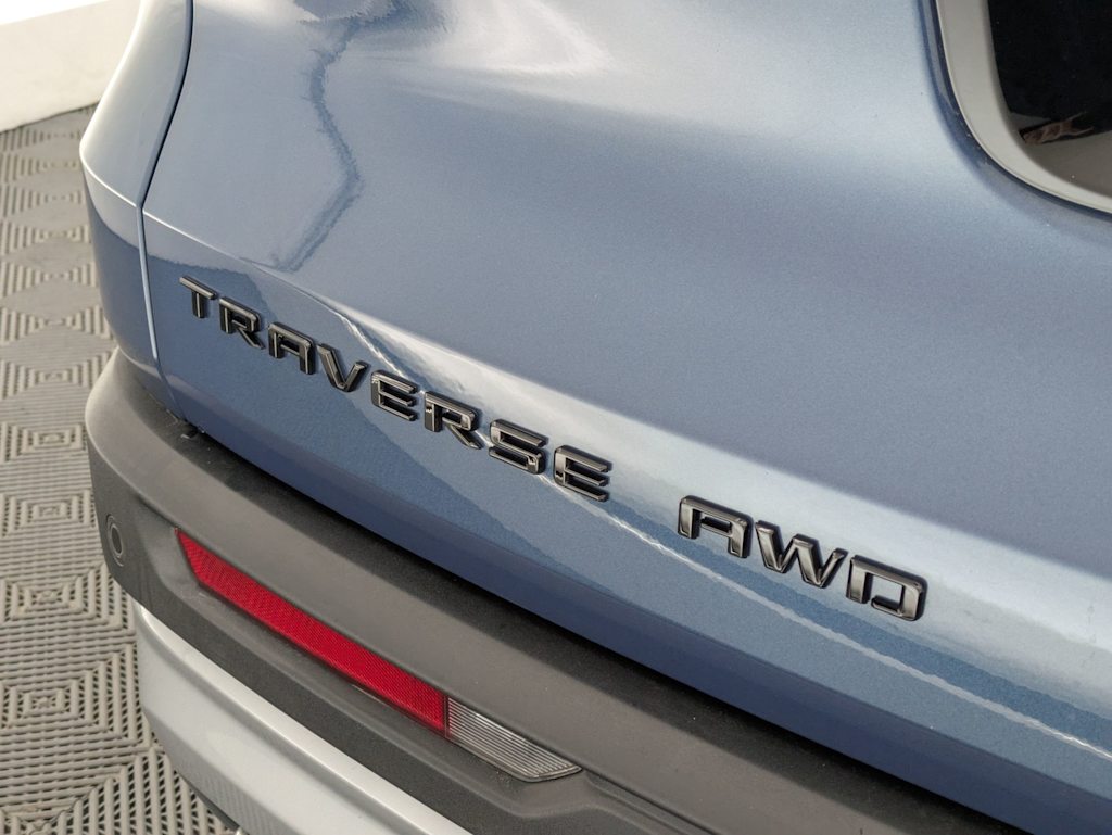 Thumbnail: 2024 Chevrolet Traverse - 25