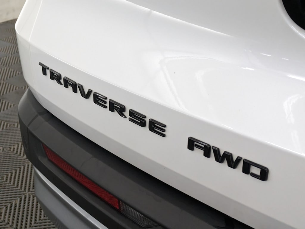 Thumbnail: 2024 Chevrolet Traverse - 25