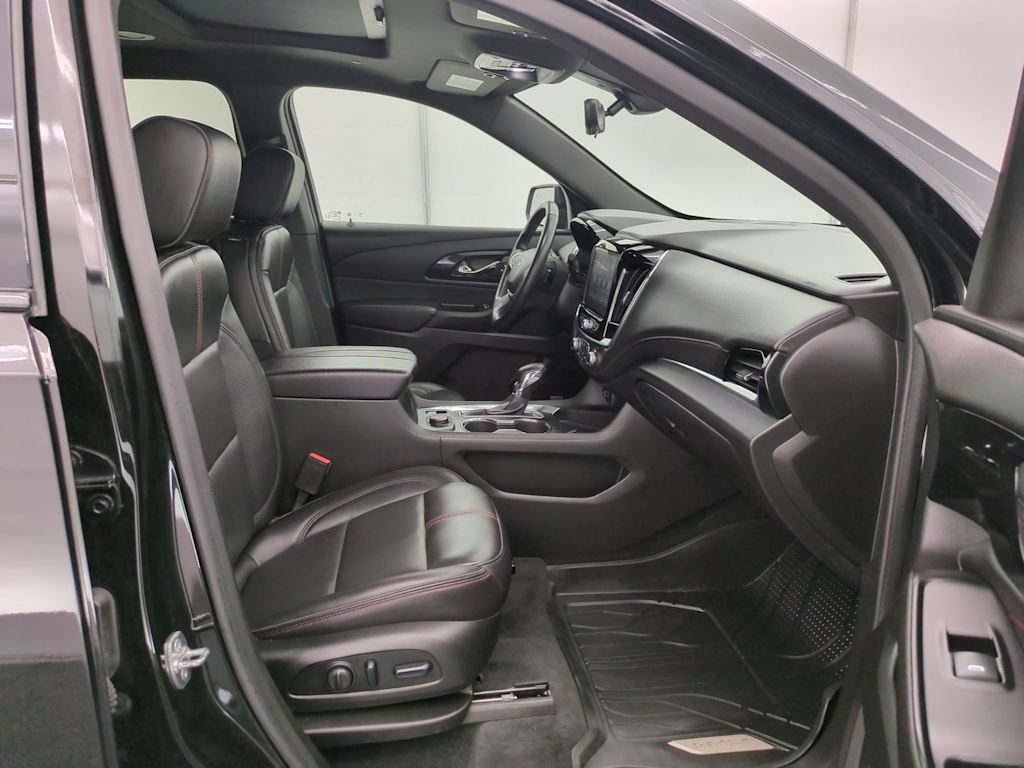 Thumbnail: 2023 Chevrolet Traverse - 12