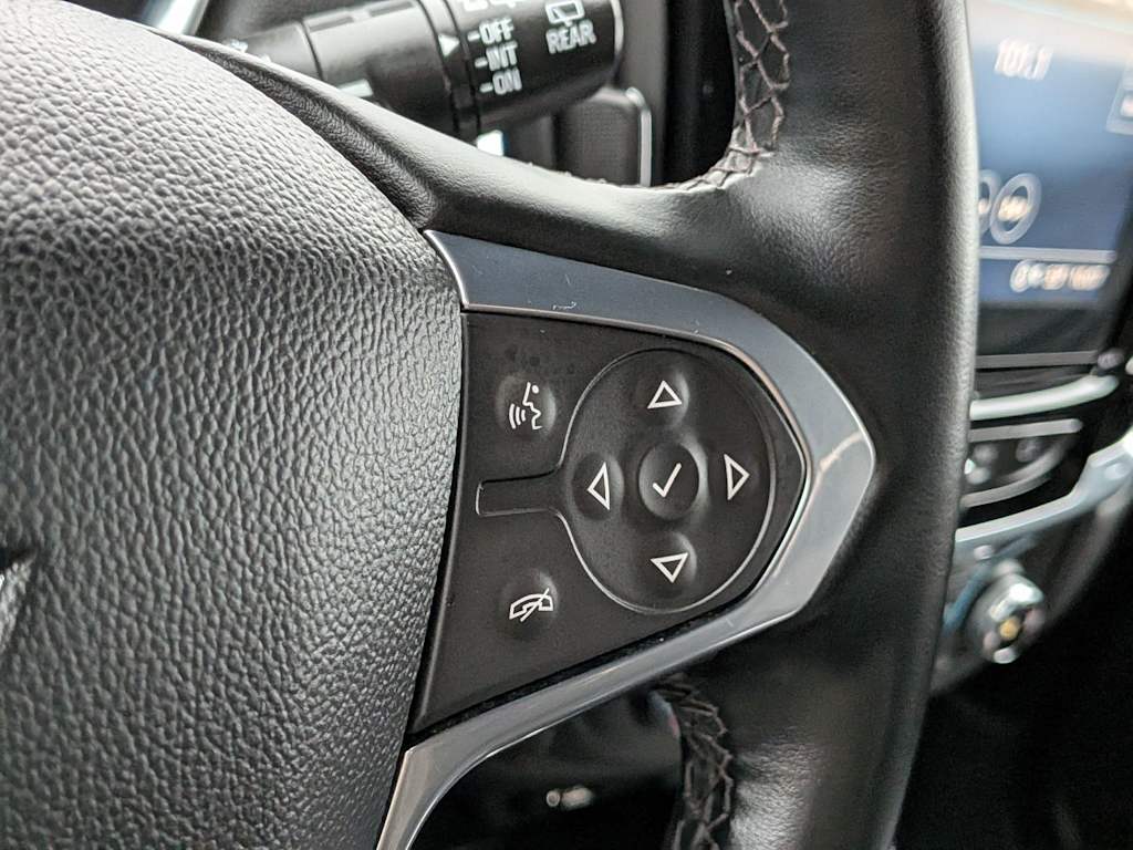 Thumbnail: 2023 Chevrolet Traverse - 32