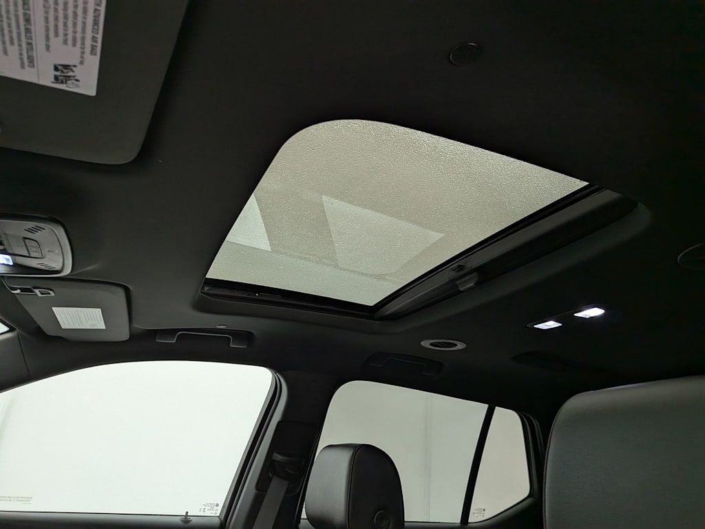 Thumbnail: 2023 Chevrolet Traverse - 28