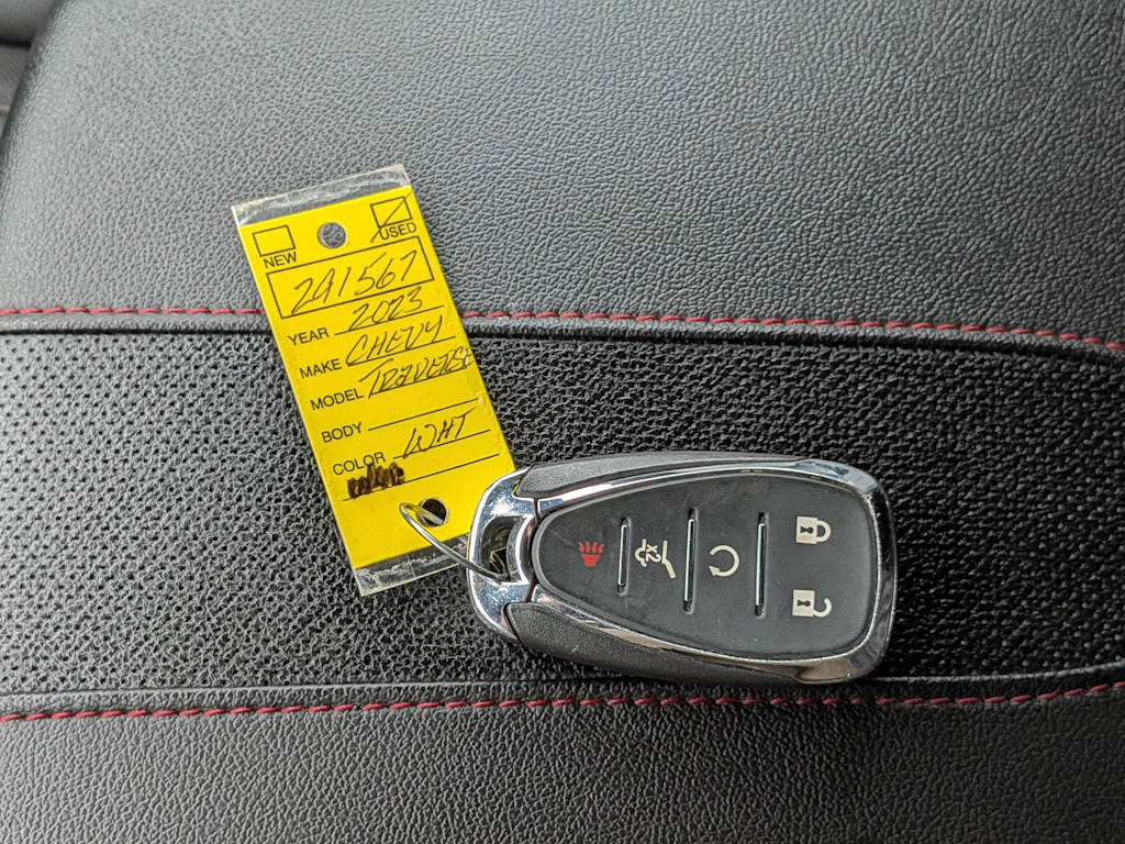 Thumbnail: 2023 Chevrolet Traverse - 19