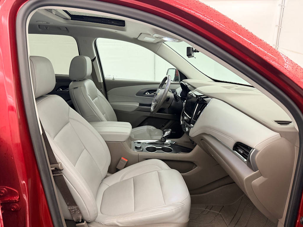 Thumbnail: 2021 Chevrolet Traverse - 12