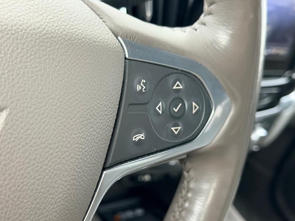 Thumbnail: 2021 Chevrolet Traverse - 32