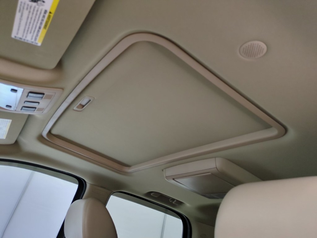 Thumbnail: 2007 Chevrolet Tahoe - 25