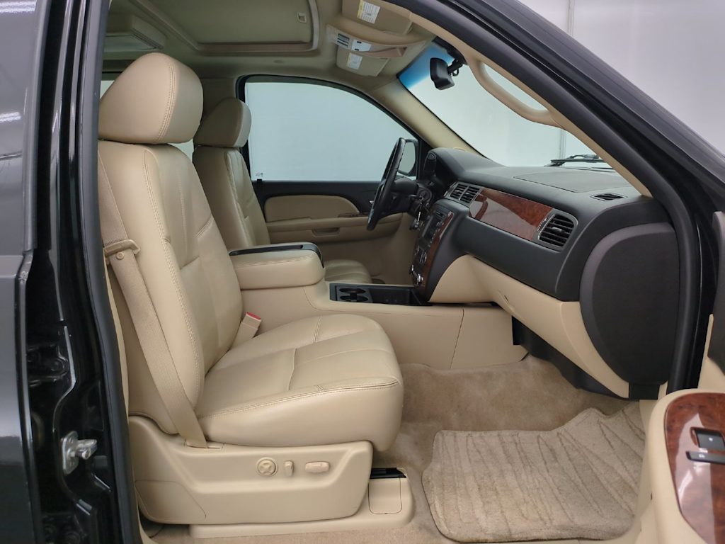 Thumbnail: 2007 Chevrolet Tahoe - 28