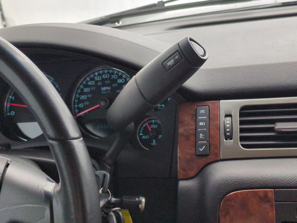 Thumbnail: 2007 Chevrolet Tahoe - 15
